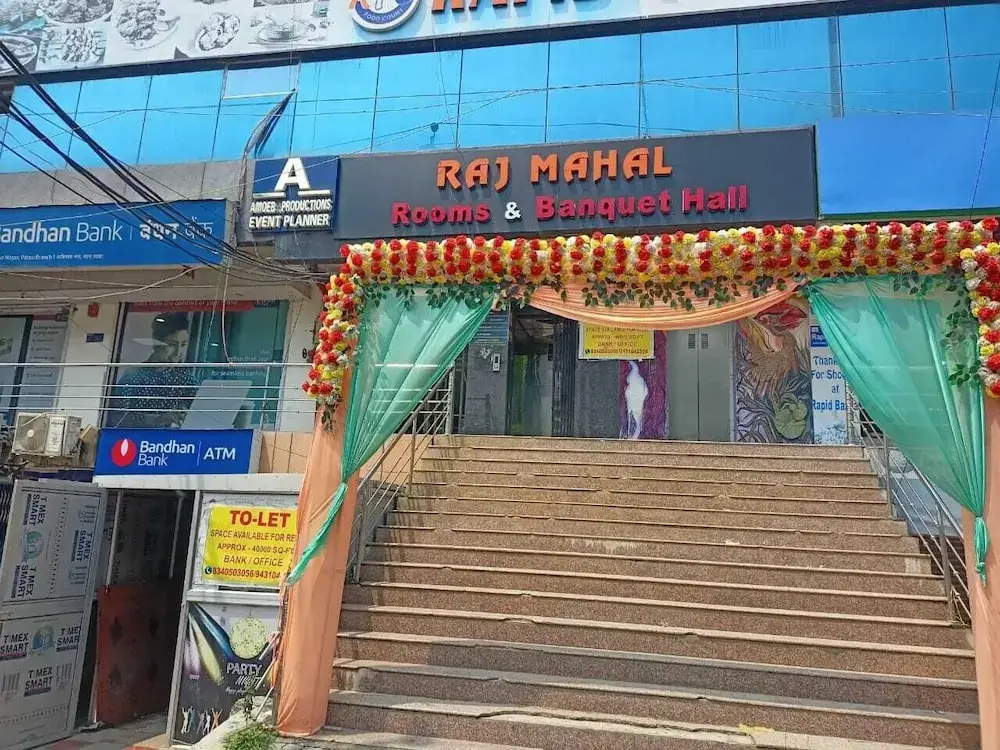 Raj Mahal Rooms & Banquet Hall — фото 1