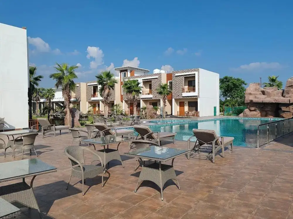 Наинитал: The Maasai Mara Resort Corbett