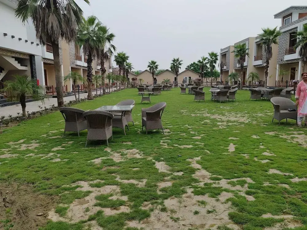 Наинитал: The Maasai Mara Resort Corbett