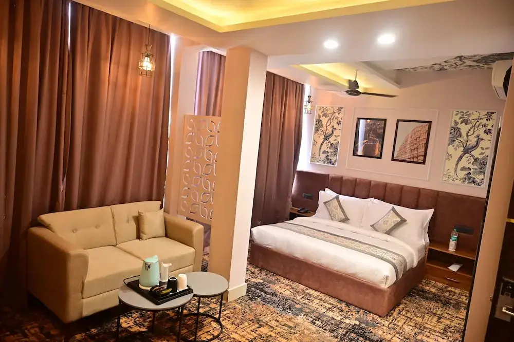 Rohtak: Razido Suites