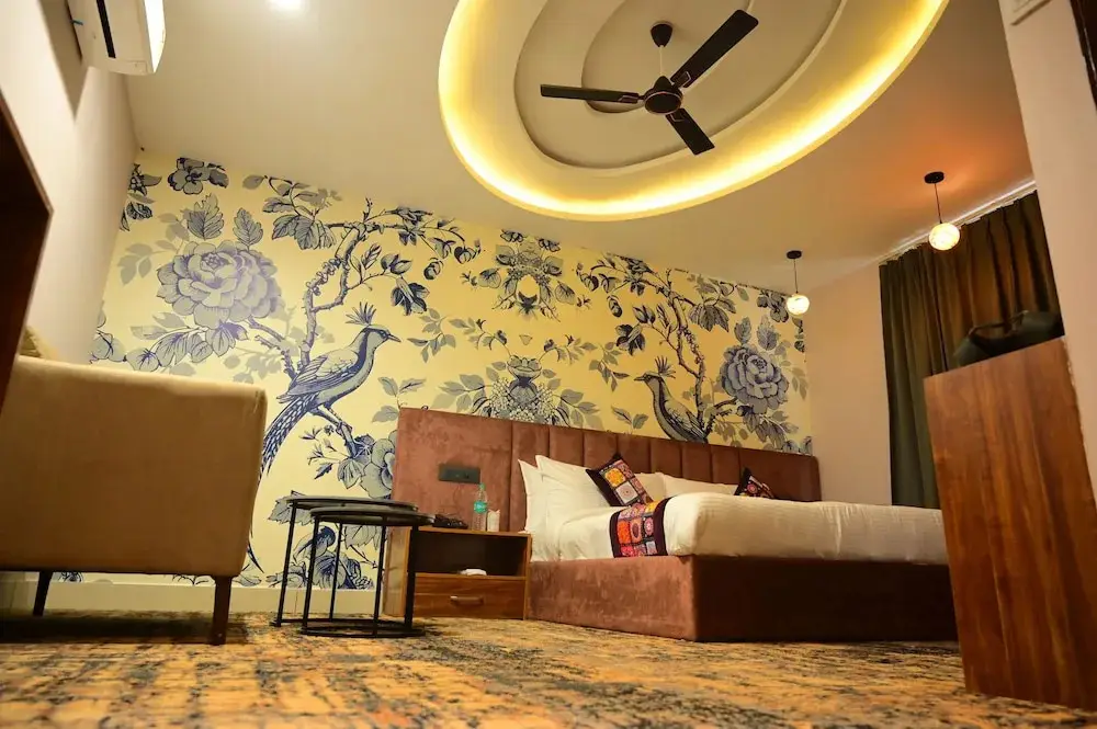 Rohtak: Razido Suites