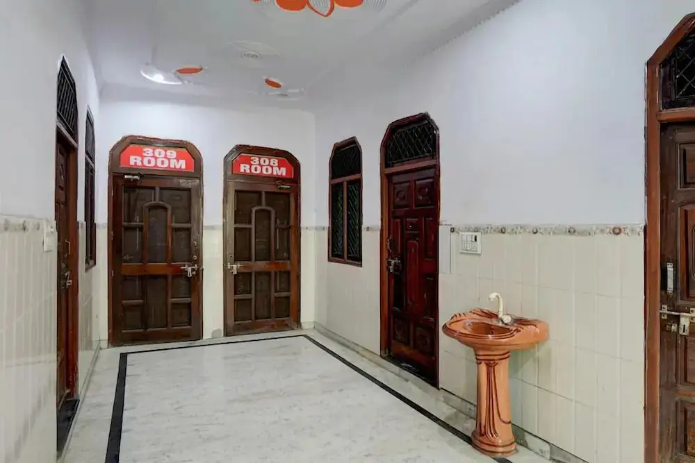 Газиабад: Zoom Hotel