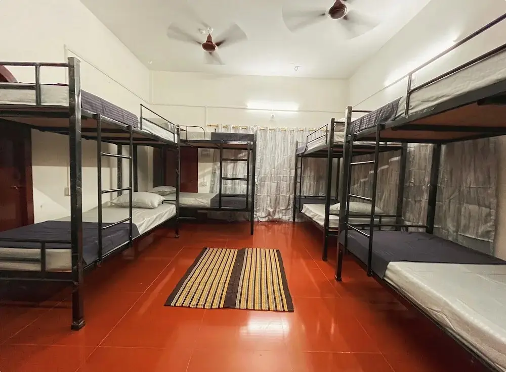 Гувахати: zion backpackers hostel