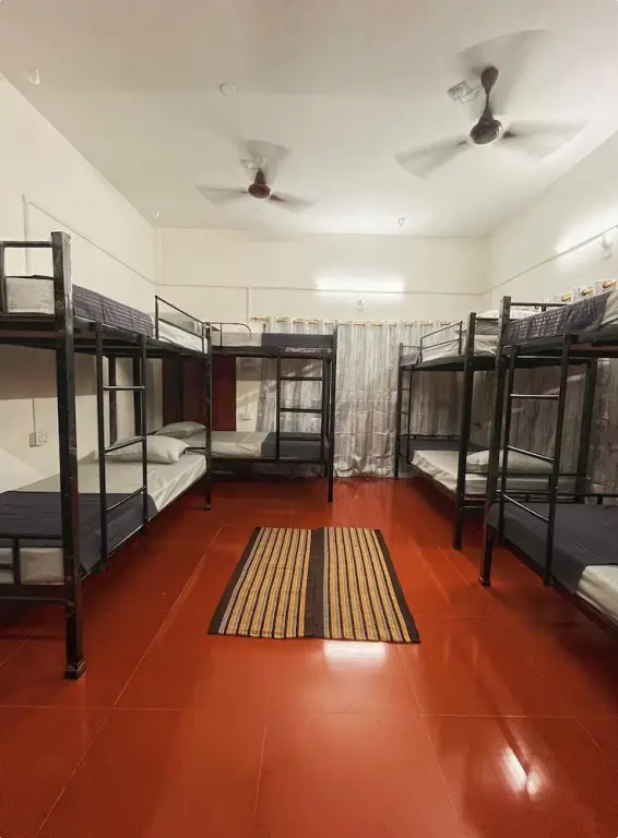 Гувахати: zion backpackers hostel