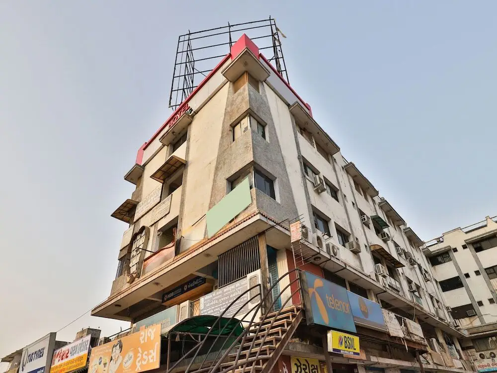 Ratna Palace Hotel — фото 1