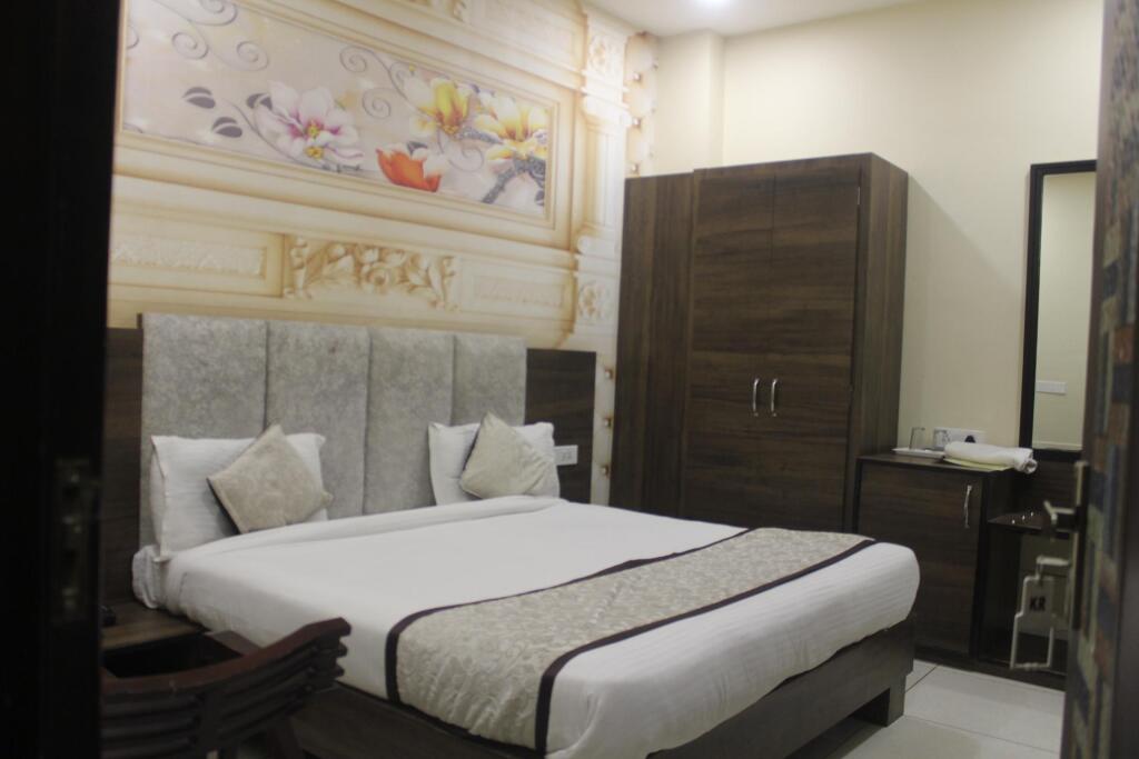 Амритсар: Hotel Karan Residency