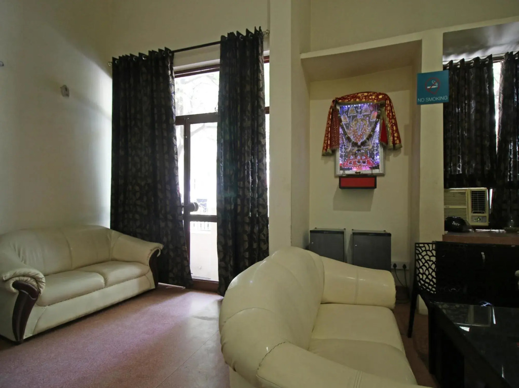 Нью-Дели: OYO Rooms Safdarjung Extension