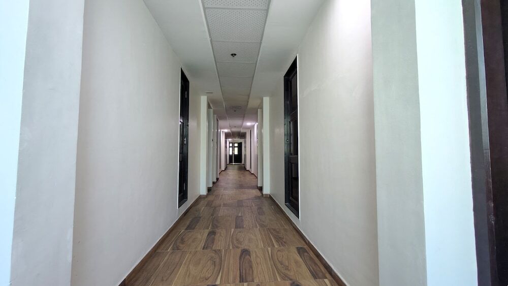 Ананд: The Sky Imperial Hotel The Maison