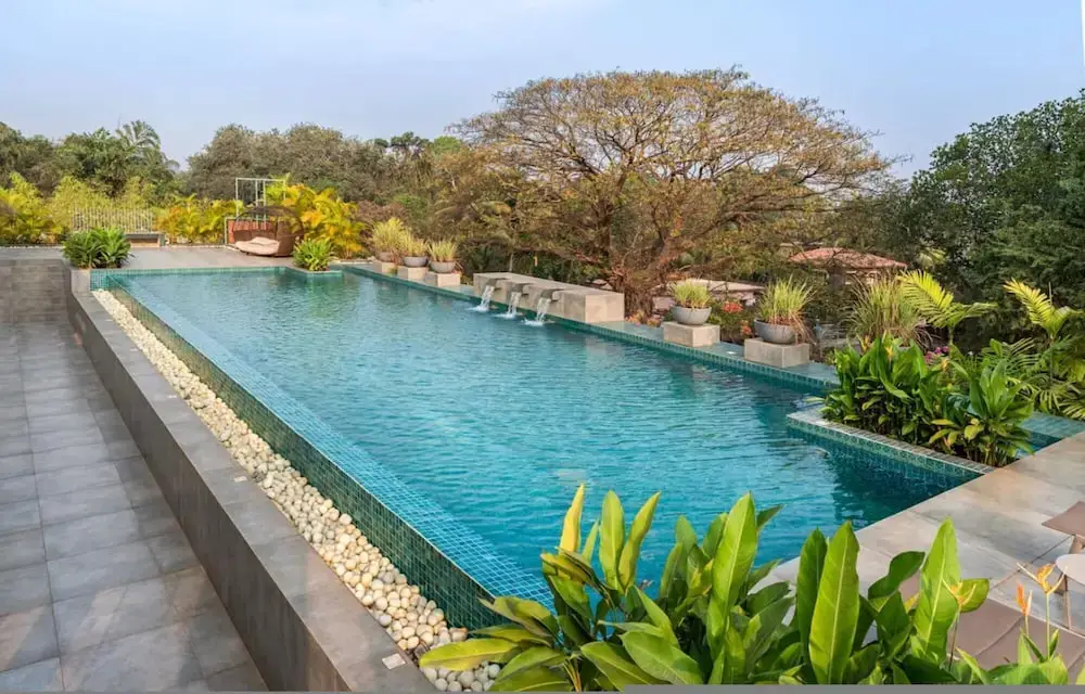 Нерул: El Arbol by Hireavilla-2br w Rooftop Pool in Nerul
