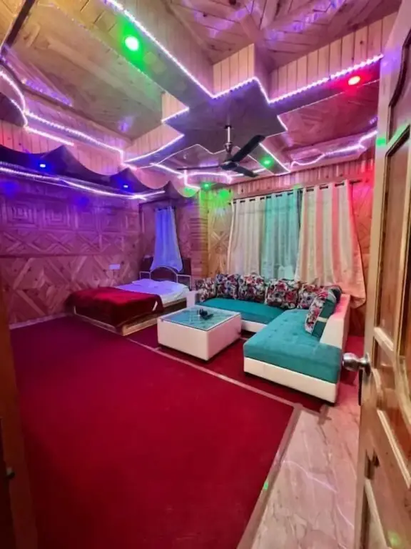 Касоль: Majestic Mountain Bhaiji Guest House
