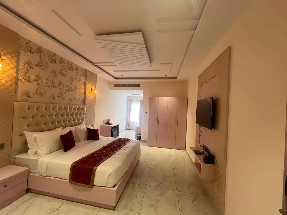 Palahalli: Hotel Yathin