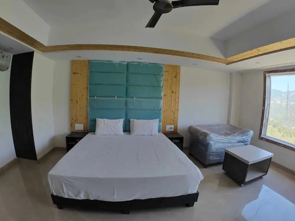 Солан: Playotel Resort Kasauli