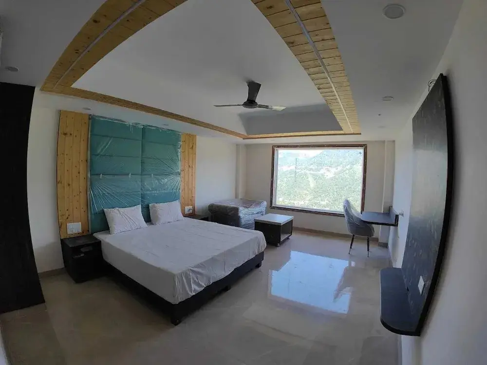 Солан: Playotel Resort Kasauli