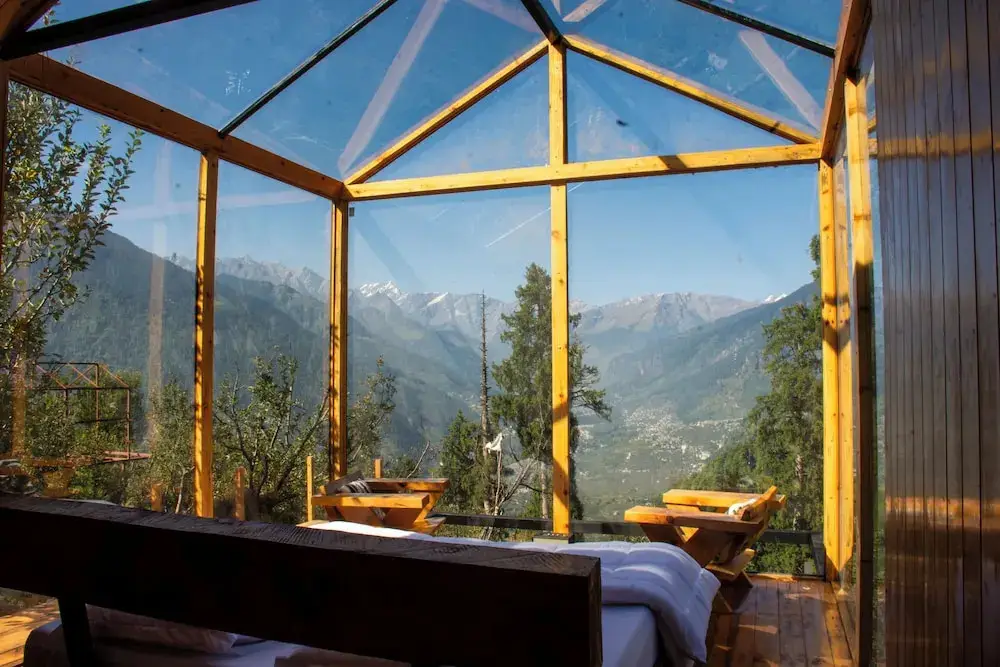 Манали: Cove The Glass House