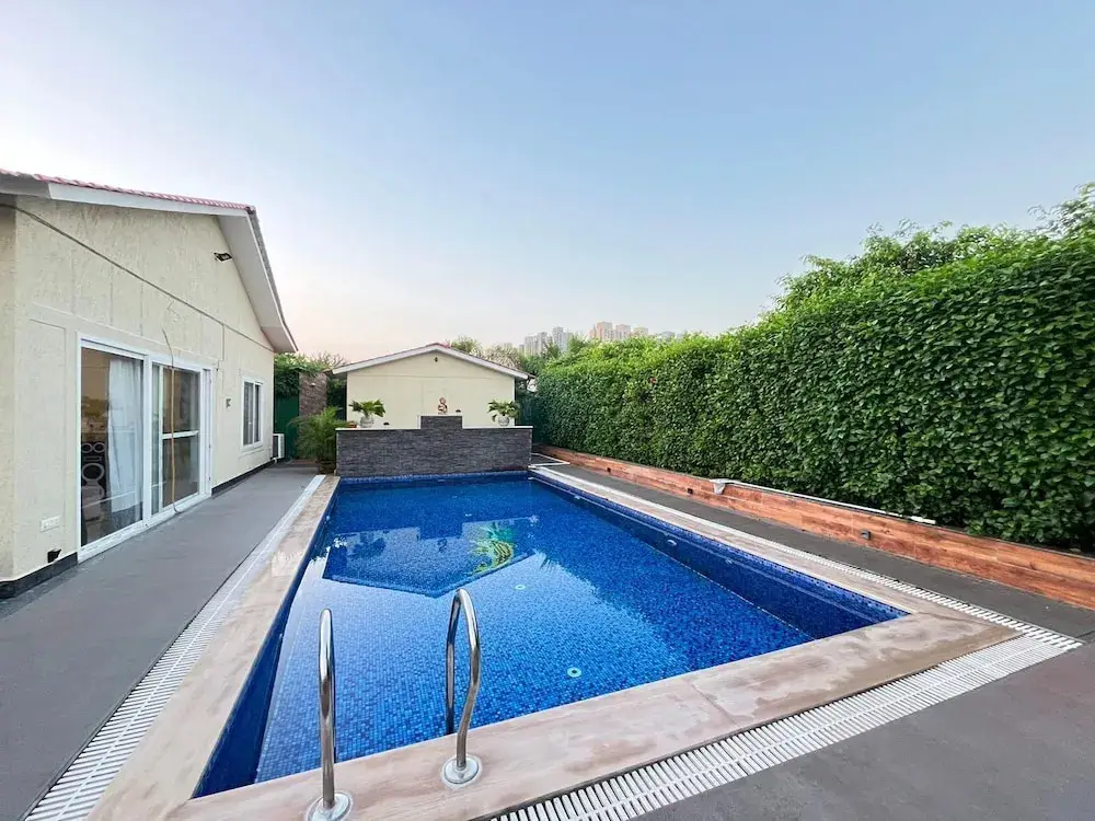 GoBravo 37 - 2Bhk Farm with Pool & Garden Sec150 Noida — фото 1