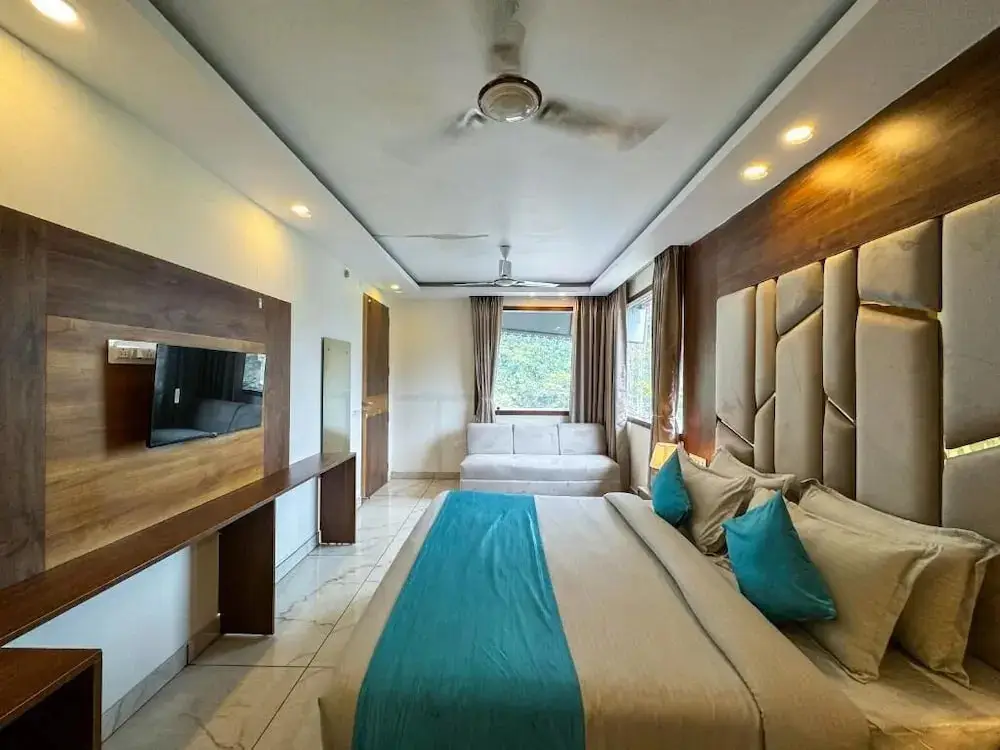 Ришикеш: Rishikesh Residency by Euphoric