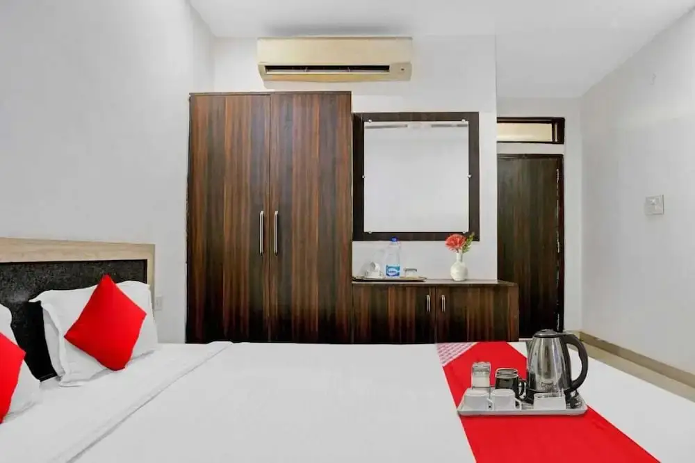 Варанаси: Hotel Paradies By GRB