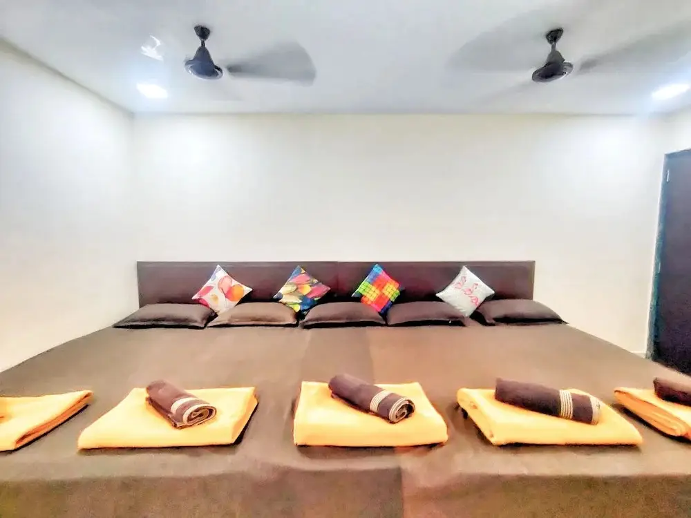 Пляж Мандва: Opulence Resort Awas Alibag