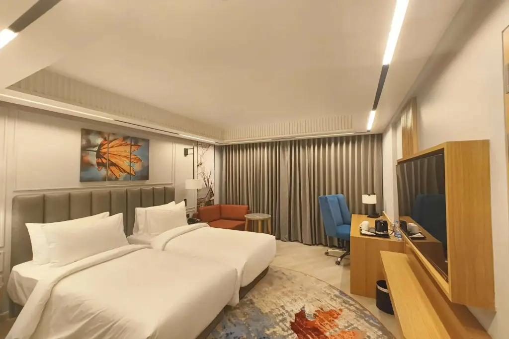 Шринагар: Ramada Encore By Wyndham Rajbagh Srinagar