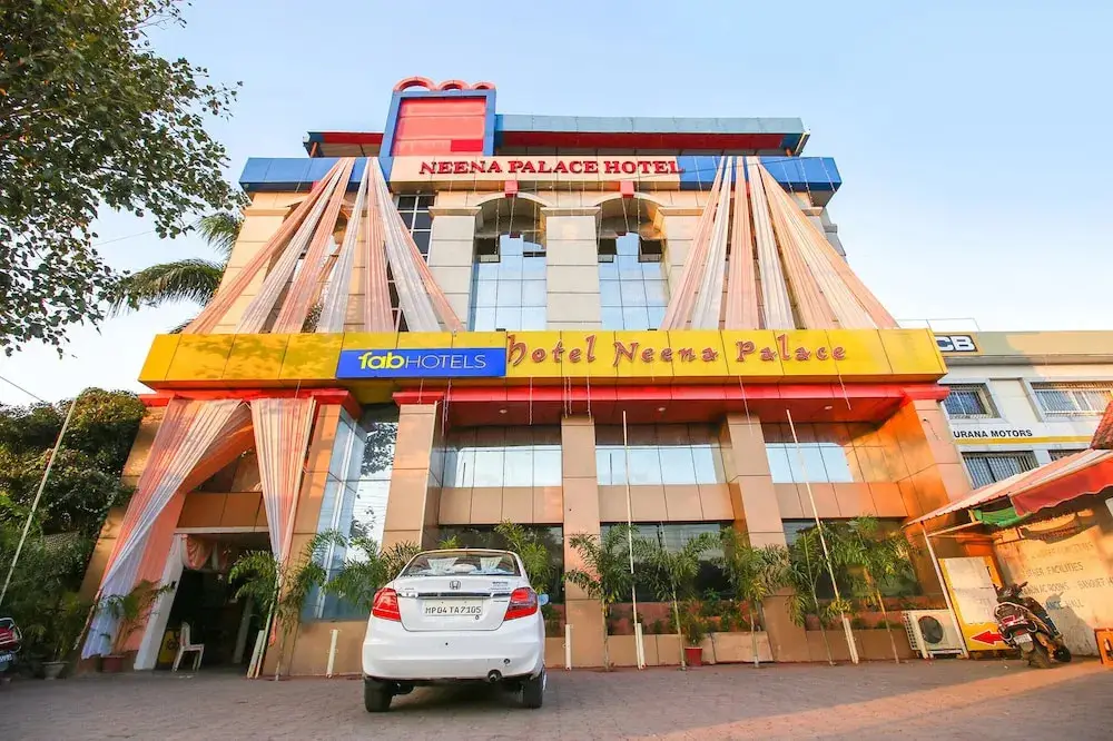 FabHotel Neena Palace — фото 1
