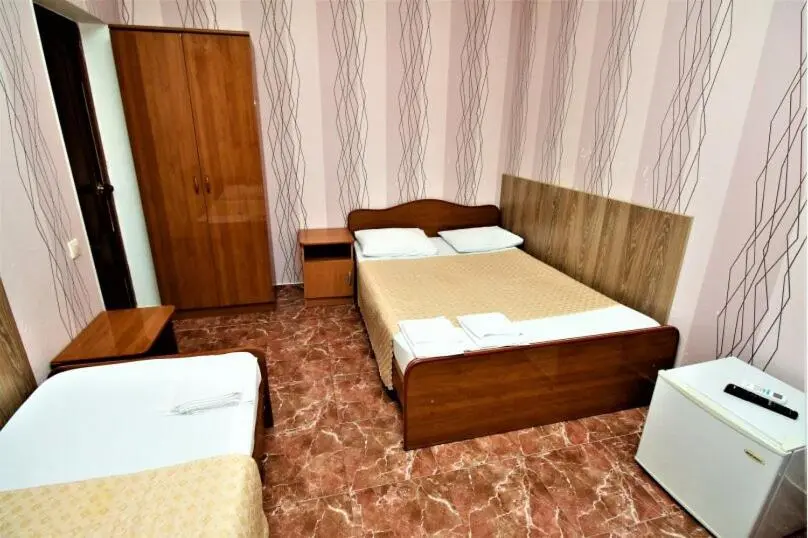 Красная Поляна: Гостевой дом Отдых