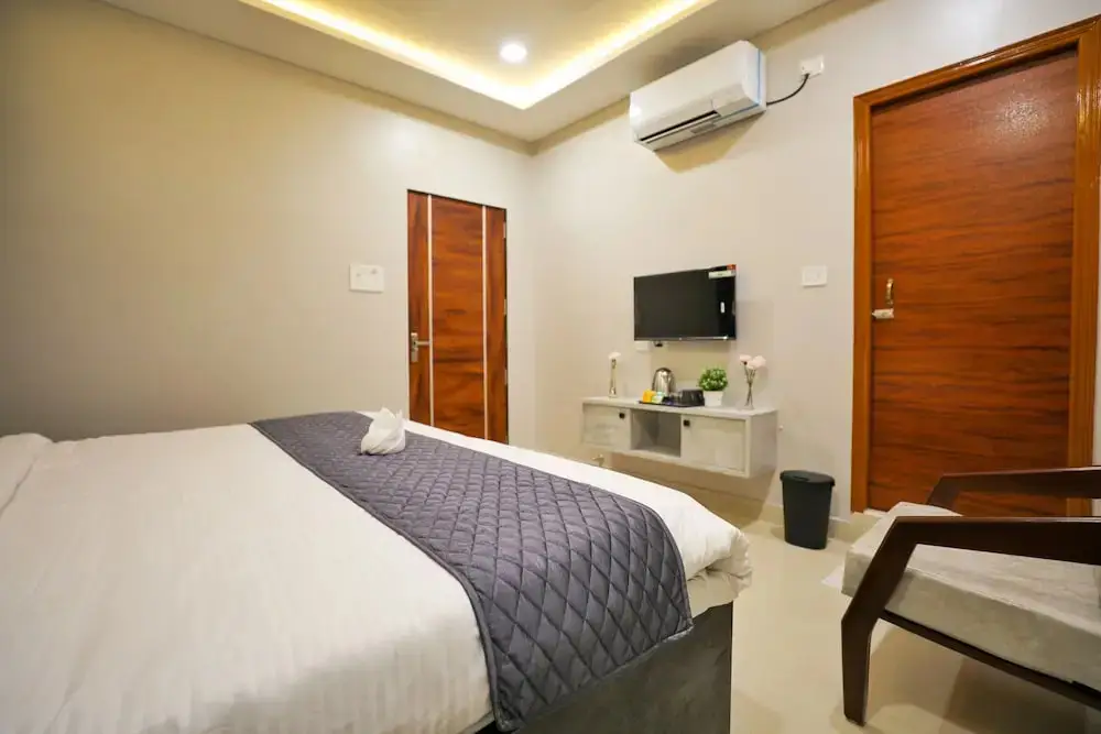 Хидерабад: Hotel Ceasta, Next US Consulate Hyderabad, Gachibowli