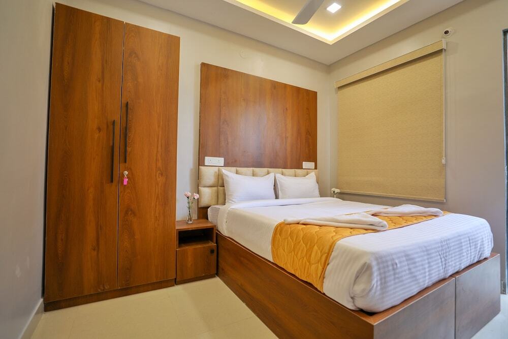 Хидерабад: Hotel Ceasta, Next US Consulate Hyderabad, Gachibowli