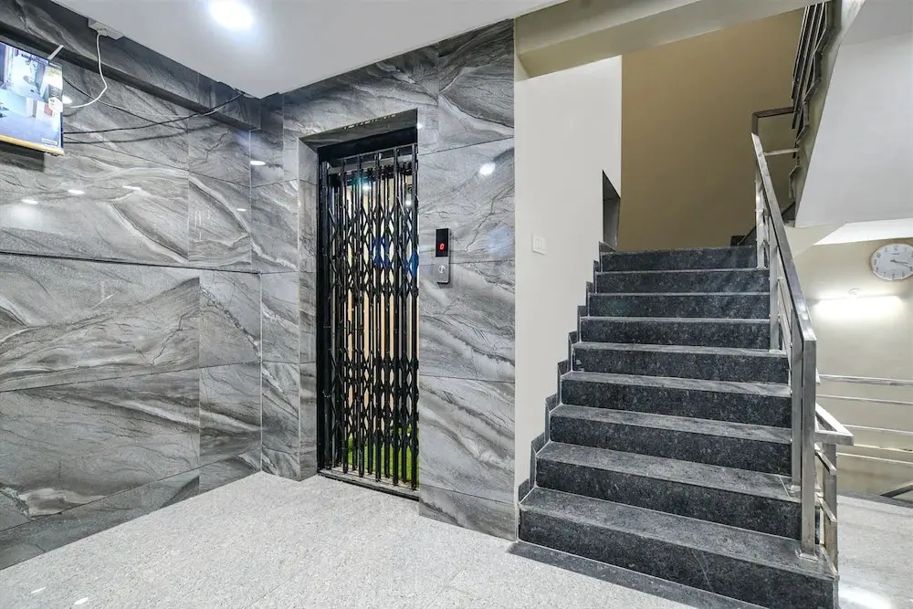 Индаур: Fabhotel Classic Inn