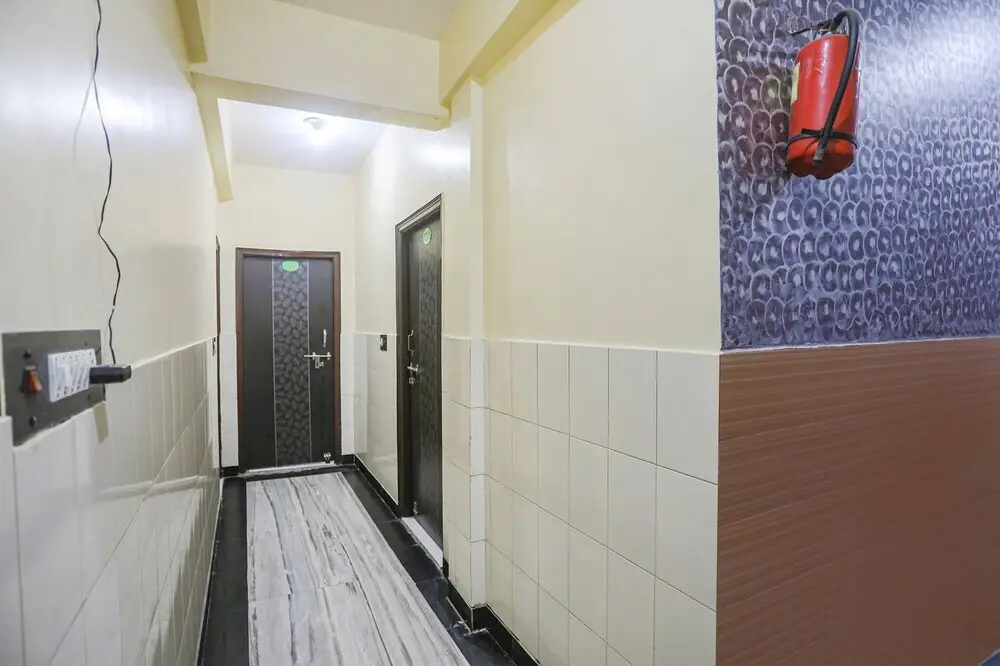 Канпур: Fabexpress Kanha Dham