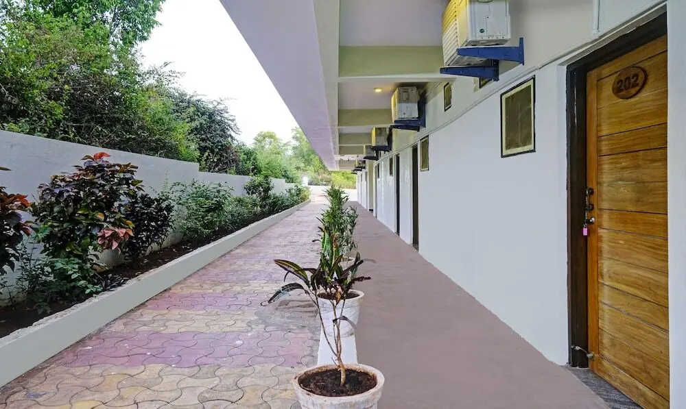 Мандрем: SPARV Aulakhs Resort