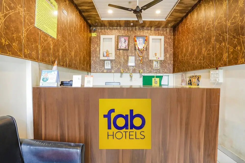 Нагпур: Fabexpress Girija Inn