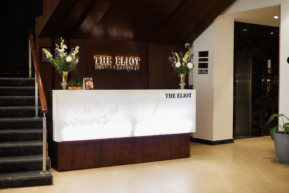Нойда: The Eliot Hotel & Banquet