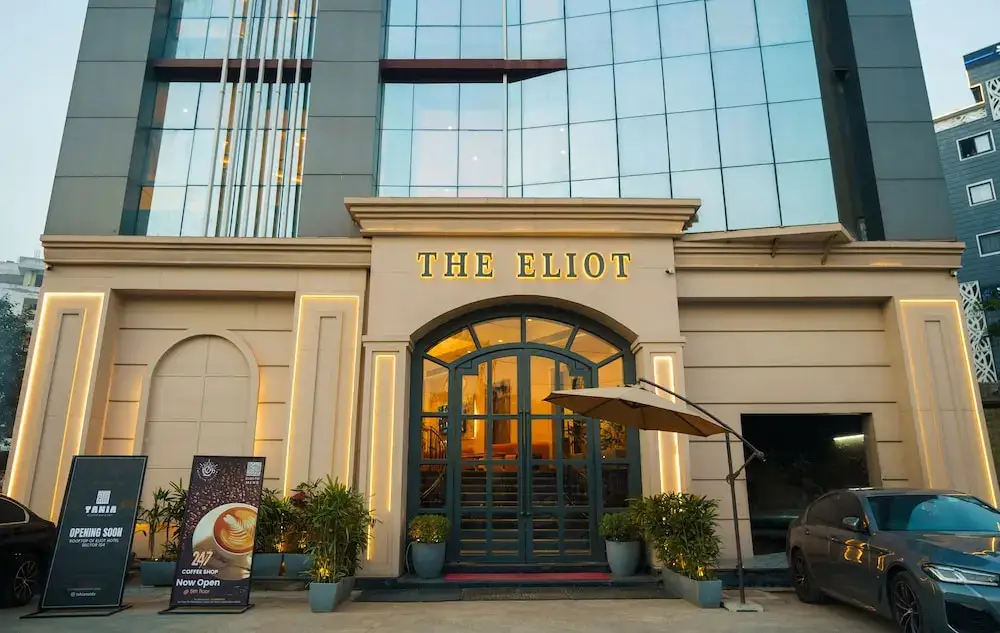 The Eliot Hotel & Banquet — фото 1
