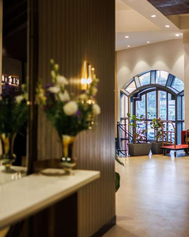 Нойда: The Eliot Hotel & Banquet
