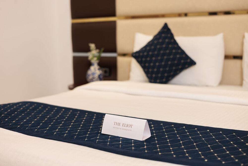 Нойда: The Eliot Hotel & Banquet