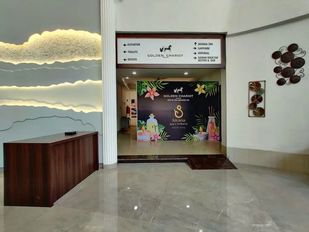 Силвасса: Golden Chariot Hotel Daman