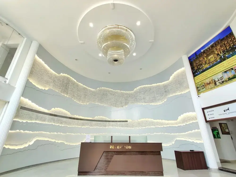 Силвасса: Golden Chariot Hotel Daman