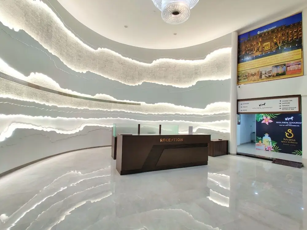 Силвасса: Golden Chariot Hotel Daman