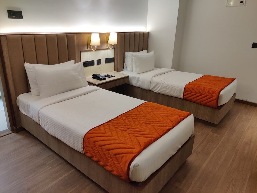 Нагпур: The Seven Hotel
