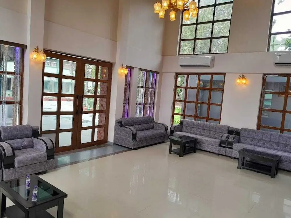 Раджгир: Arunya Hotel & Resort