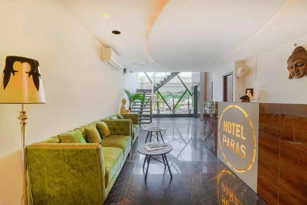 Зиракпур: Hotel Paras