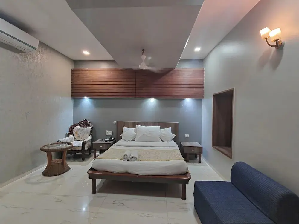Гора Абу: Hotel maharaja international