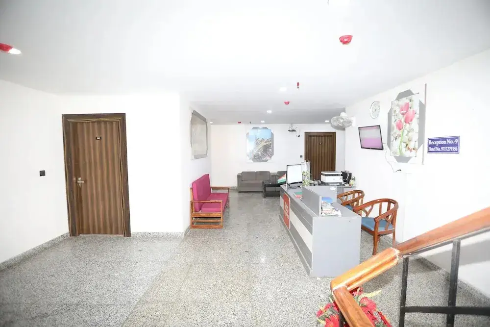 Нойда: Hotel Noida Grand