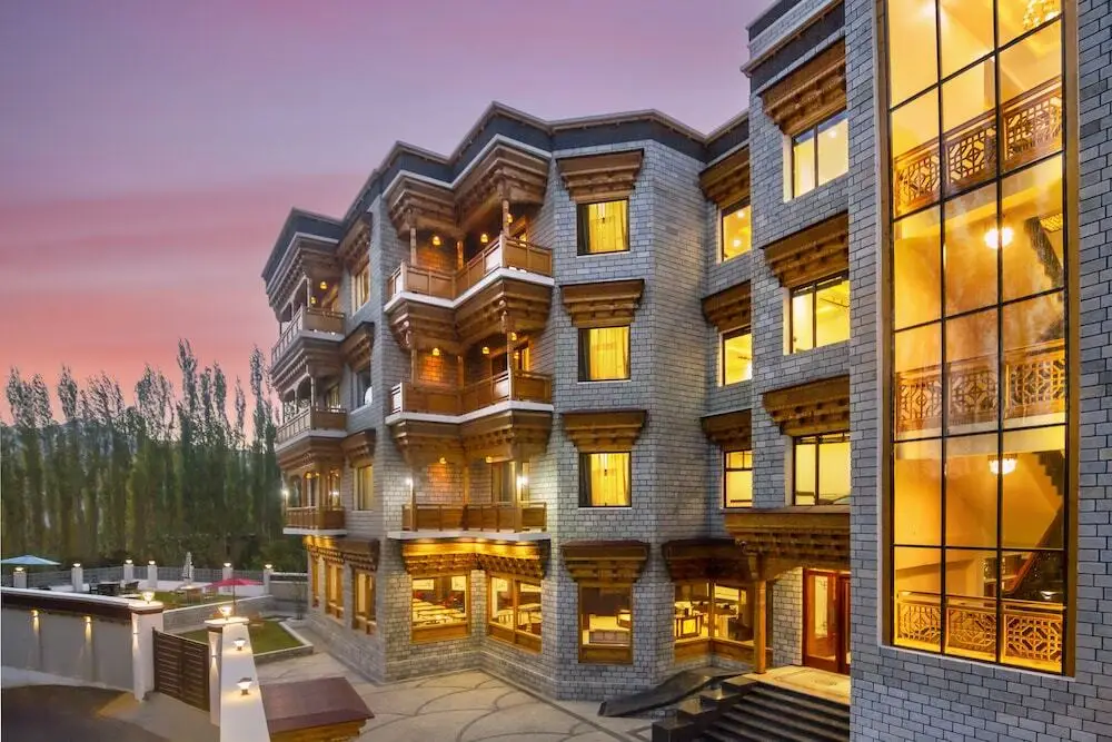 Hotel Gyalpo Residency - A Mountain View Luxury Hotel in Leh — фото 1
