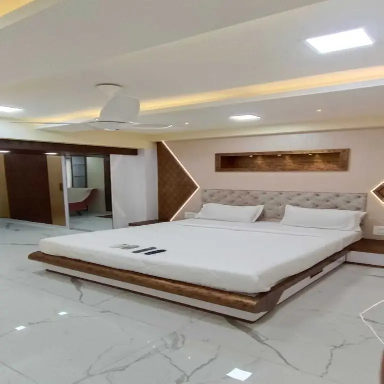 Тхане: The Diplomat Villa