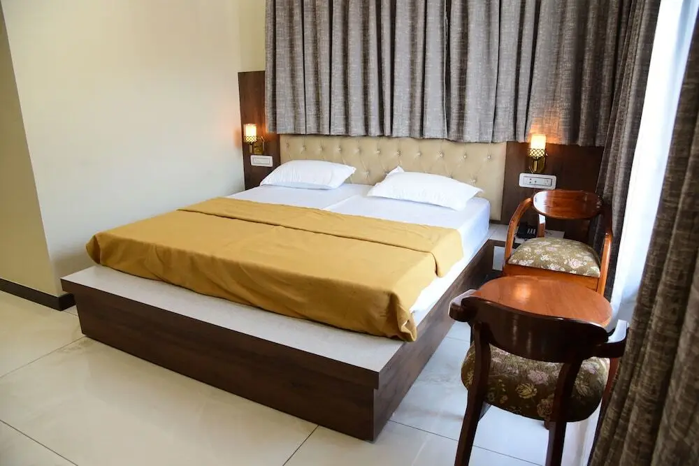 Наинитал: Naini Hill Inn