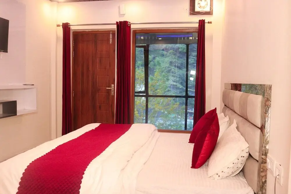 Массури: Triple One Hotel Wonder Hill Mussoorie