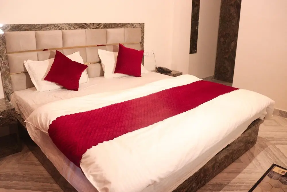Массури: Triple One Hotel Wonder Hill Mussoorie