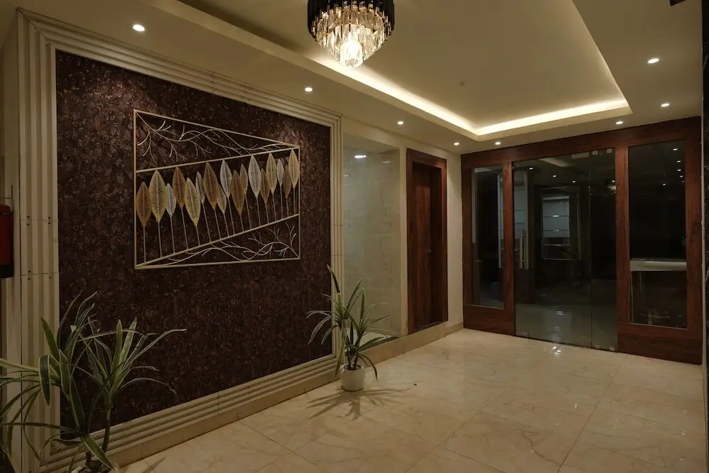 Данапур: The Golden Crown Hotel Banquet & Cafe