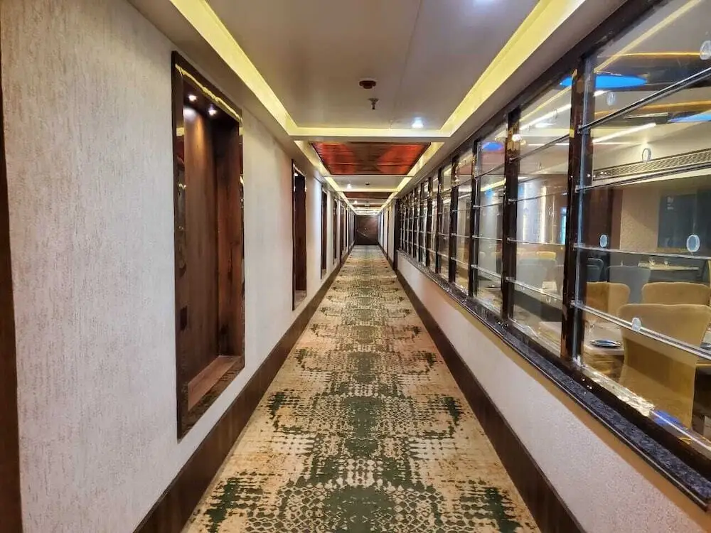 Батхинда: The Signate Royale